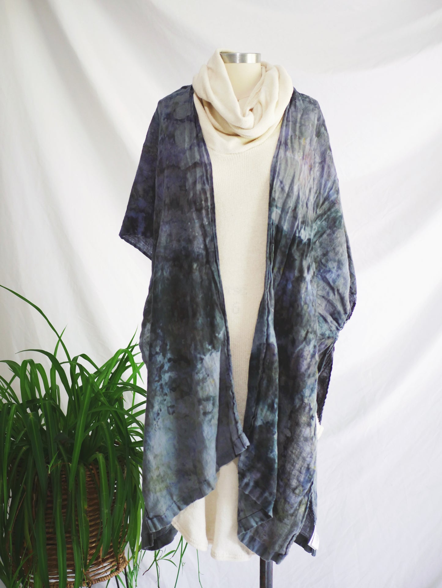 SECOND GENERATION - LUNAR KIMONO - Small